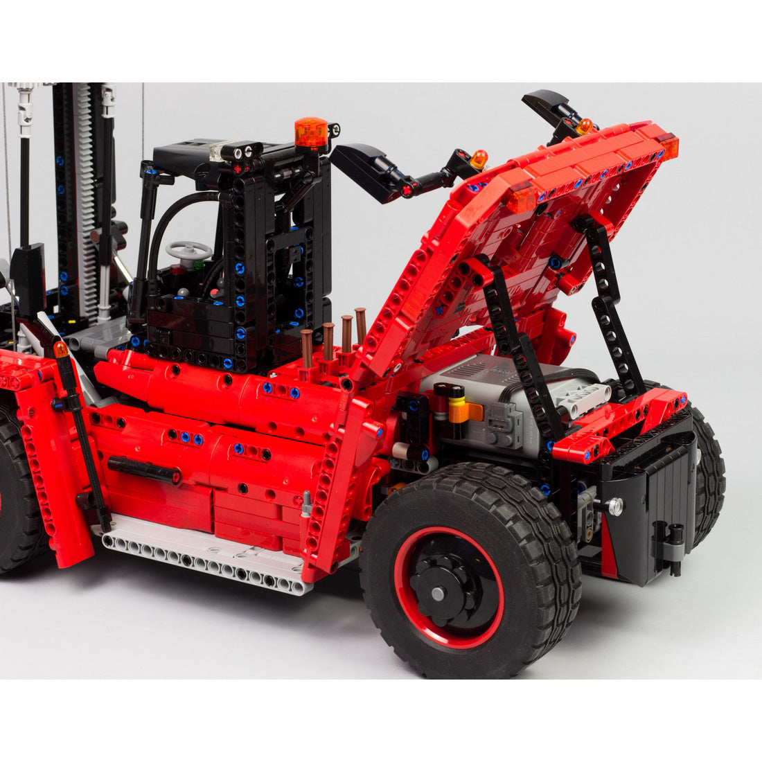 MOC-27807 Model D Heavy-Duty Forklift Building Blocks
