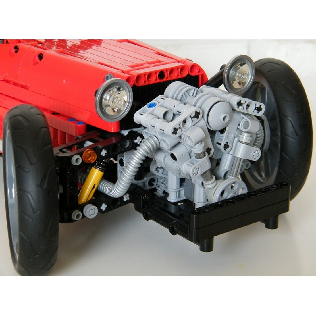 MOC-0035 Morgan Three Wheeler 1:10 Scale Vintage Sports Car Building Blocks