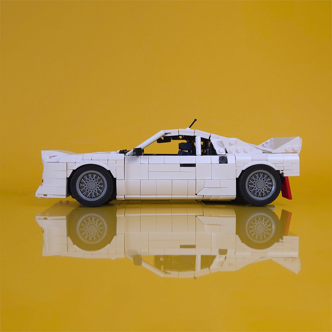 Italian Racing Legend Supercar Building Blocks (gobricks/white)