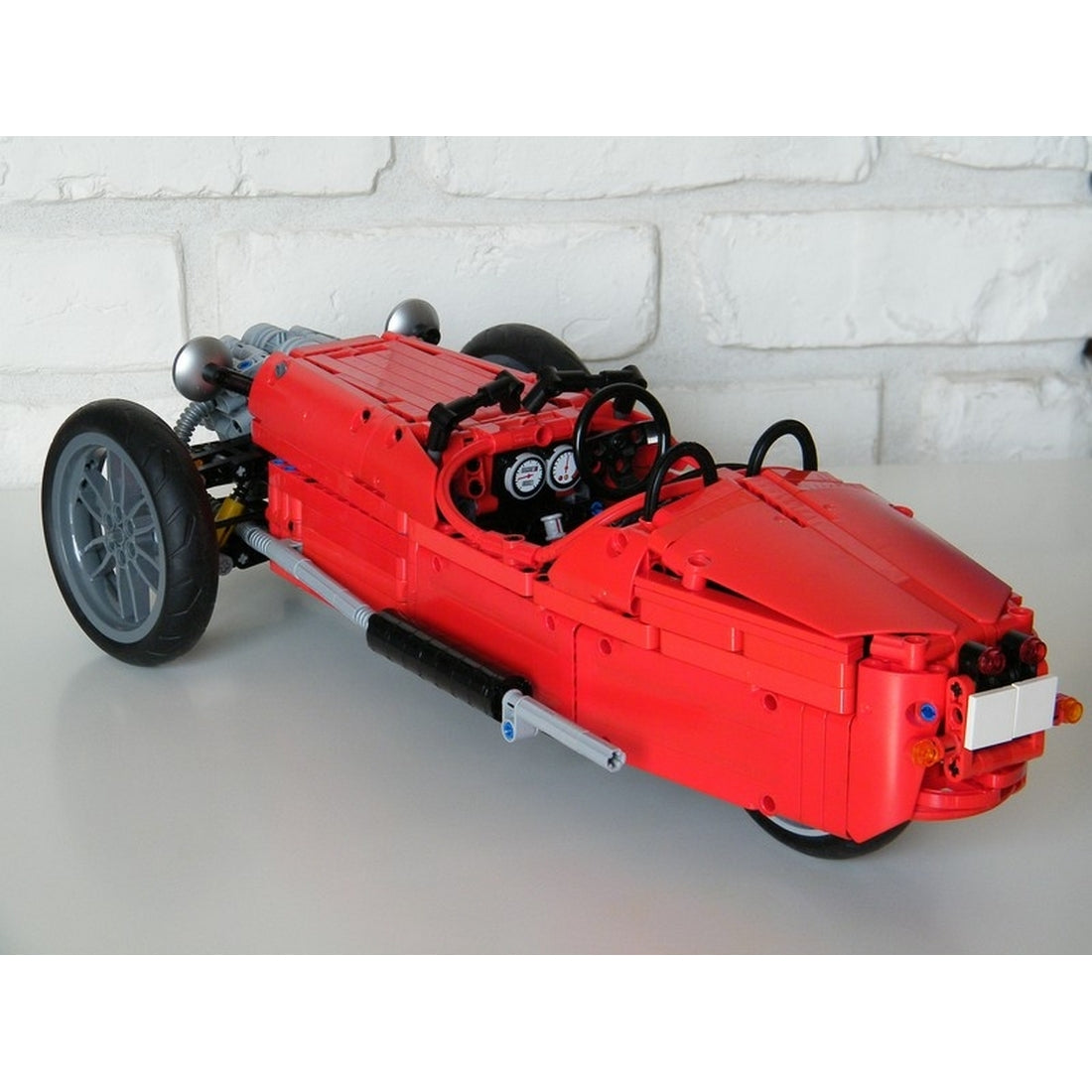 MOC-0035 Morgan Three Wheeler 1:10 Scale Vintage Sports Car Building Blocks