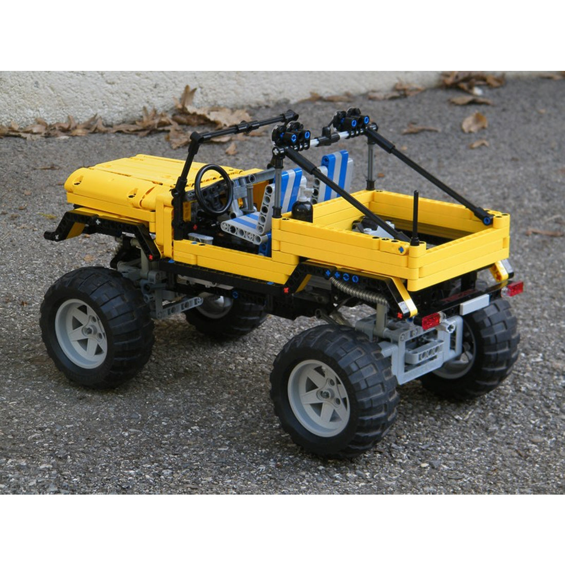 MOC-0001 RC 4WD Trial Off-Road Vehicle Building Blocks
