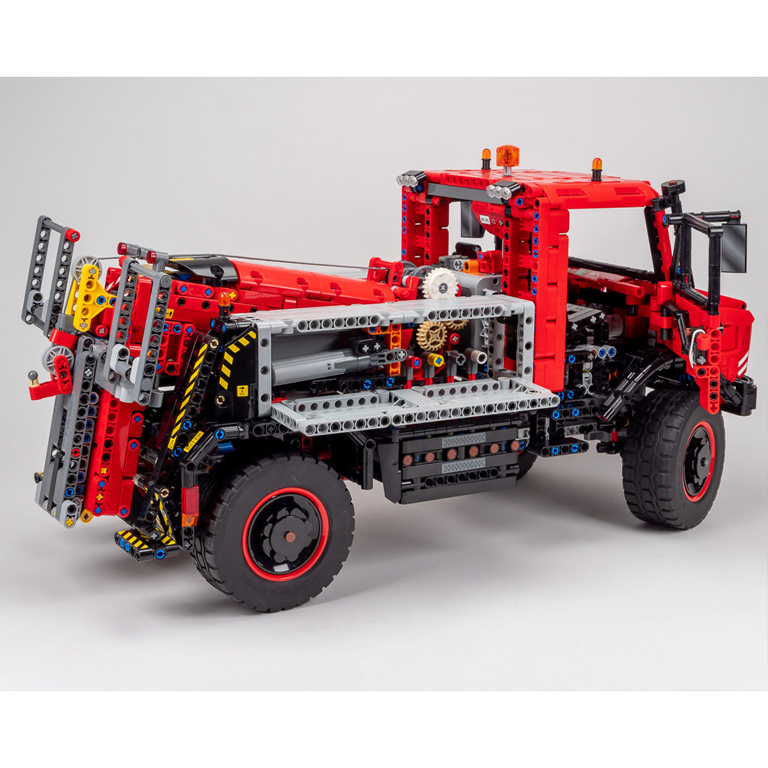 MOC-267088 Unimog Tow Truck 1:10 Scale 4x4 Heavy Tow Truck Building Blocks