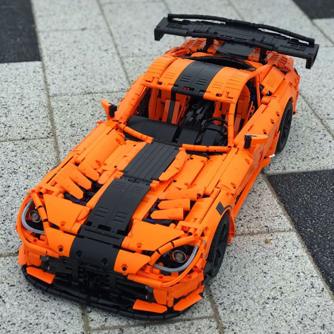 MOC - 13655 Dodge Viper ACR - Dynamic - LesDiy -