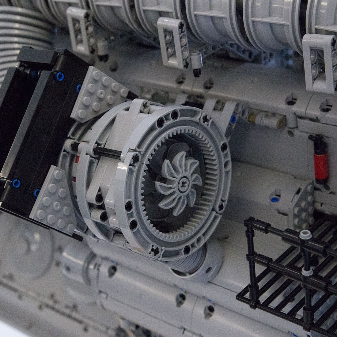 MOC - 141278 1/17 Scale 2 - Stroke Marine Diesel Engine - LesDiy -