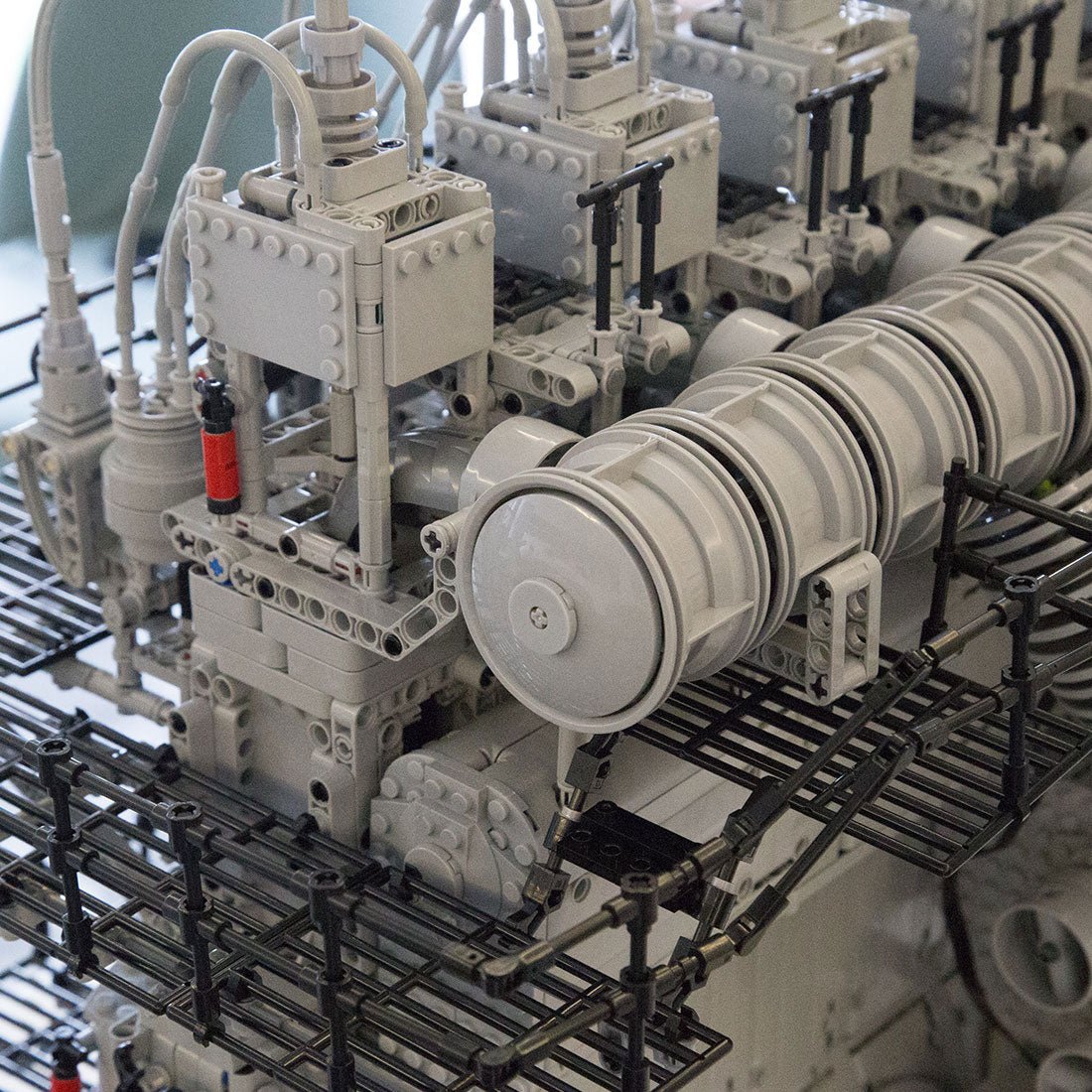 MOC - 141278 1/17 Scale 2 - Stroke Marine Diesel Engine - LesDiy -