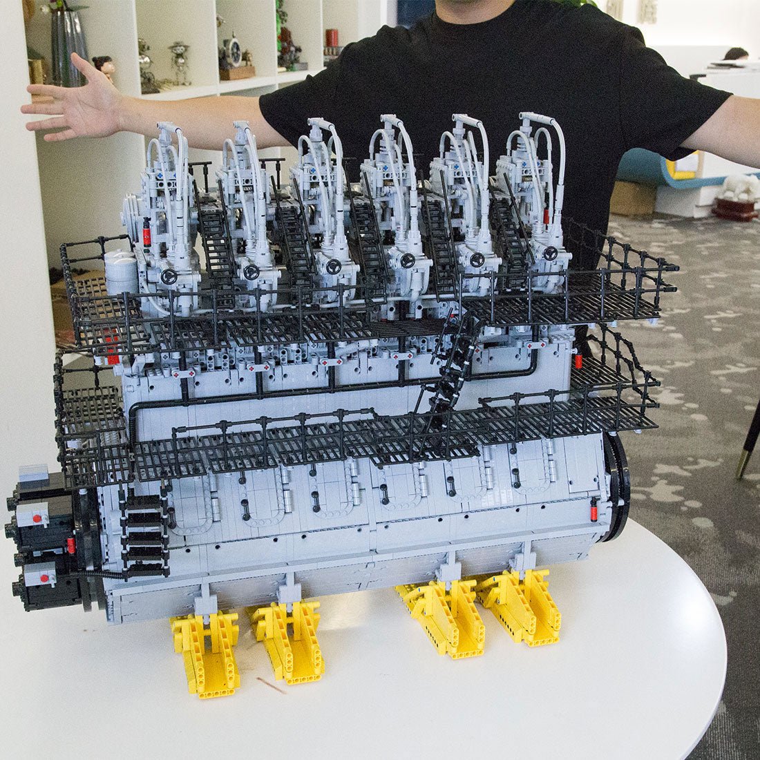 MOC - 141278 1/17 Scale 2 - Stroke Marine Diesel Engine - LesDiy -