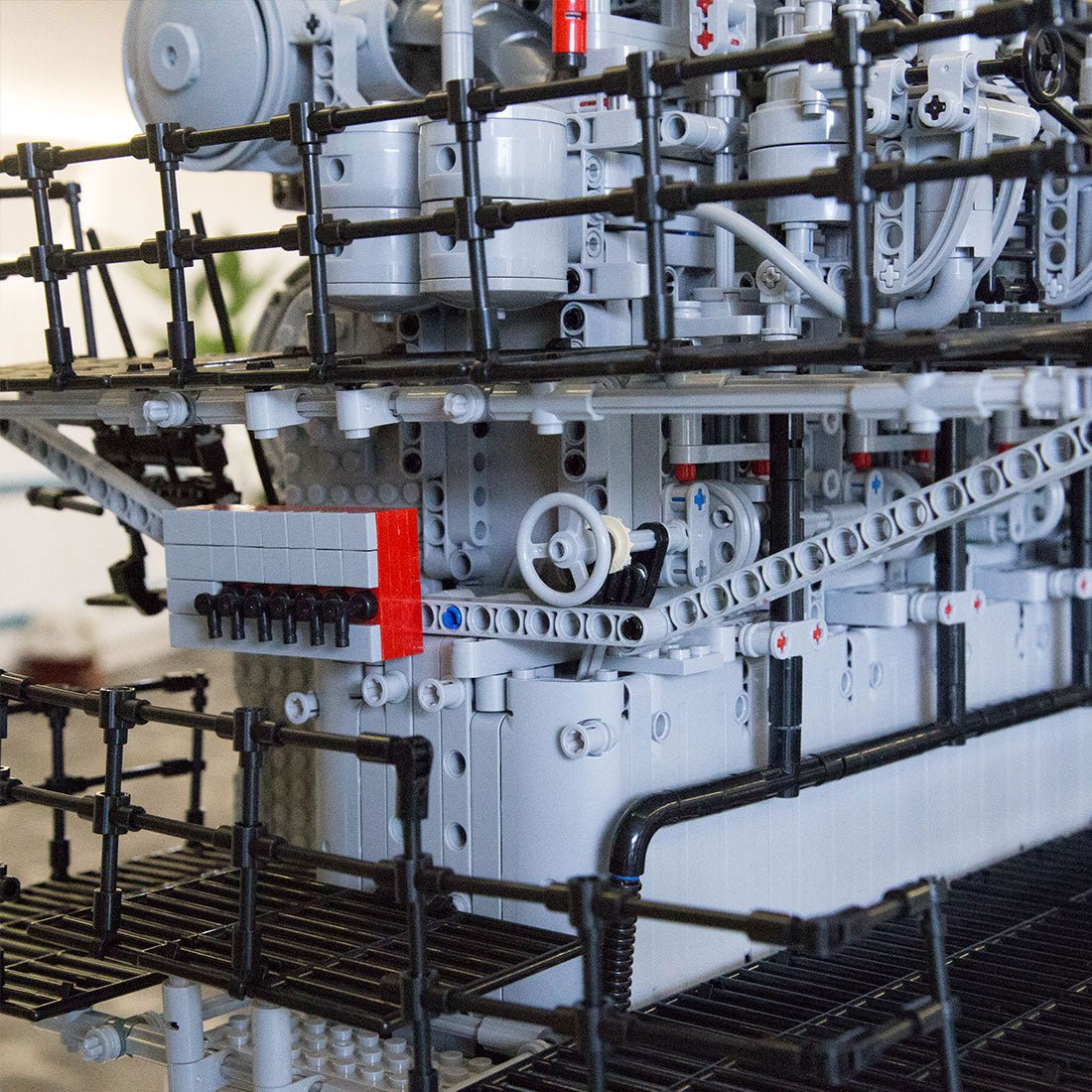 MOC - 141278 1/17 Scale 2 - Stroke Marine Diesel Engine - LesDiy -