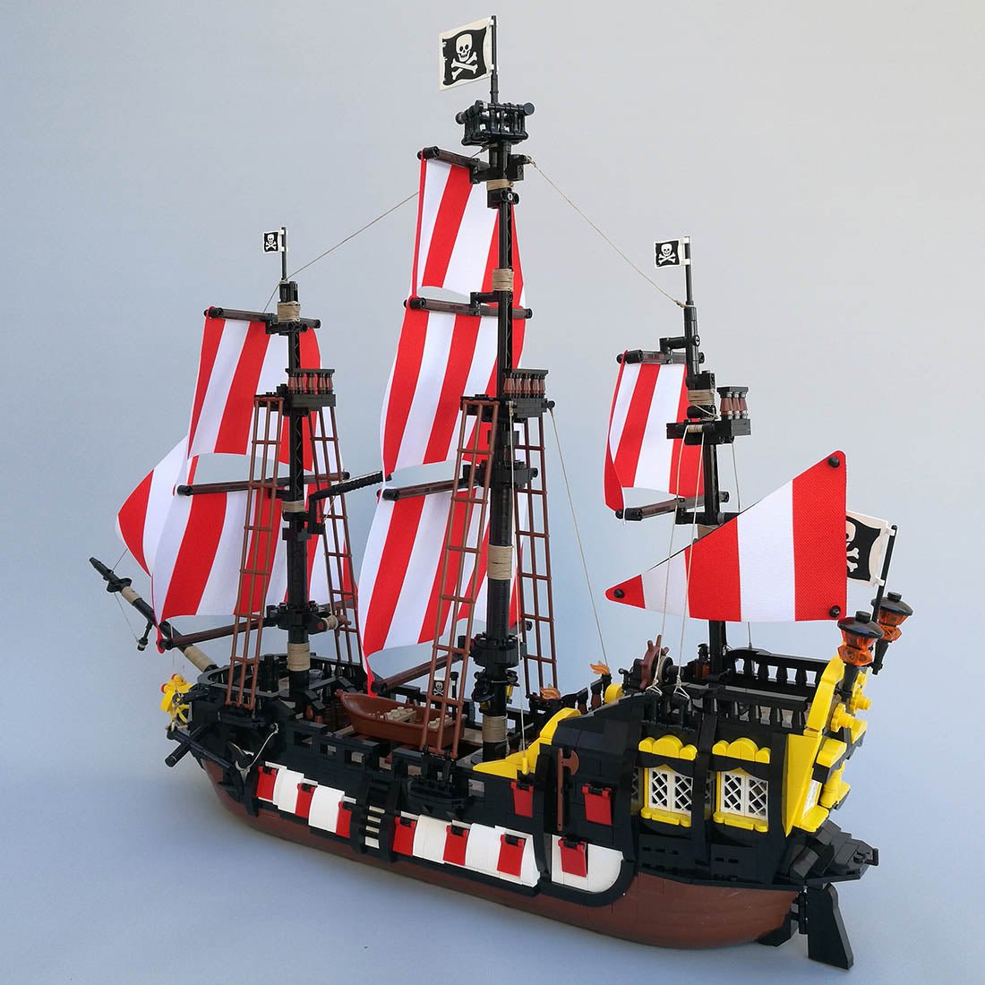 MOC - 166879 Barracuda Ship - LesDiy -