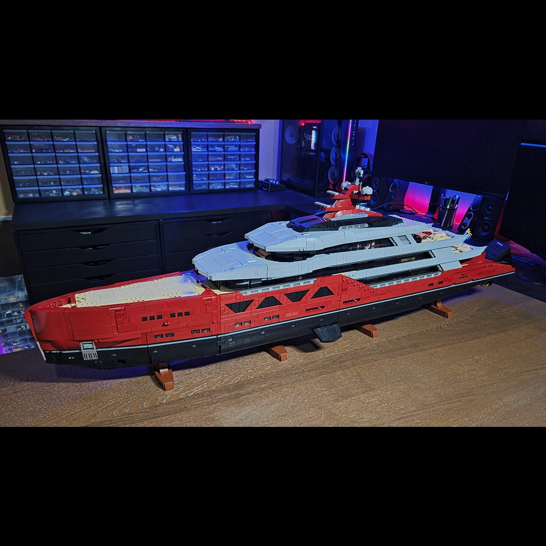 MOC - 254412 VELETTA Superyacht Building Blocks - LesDiy -