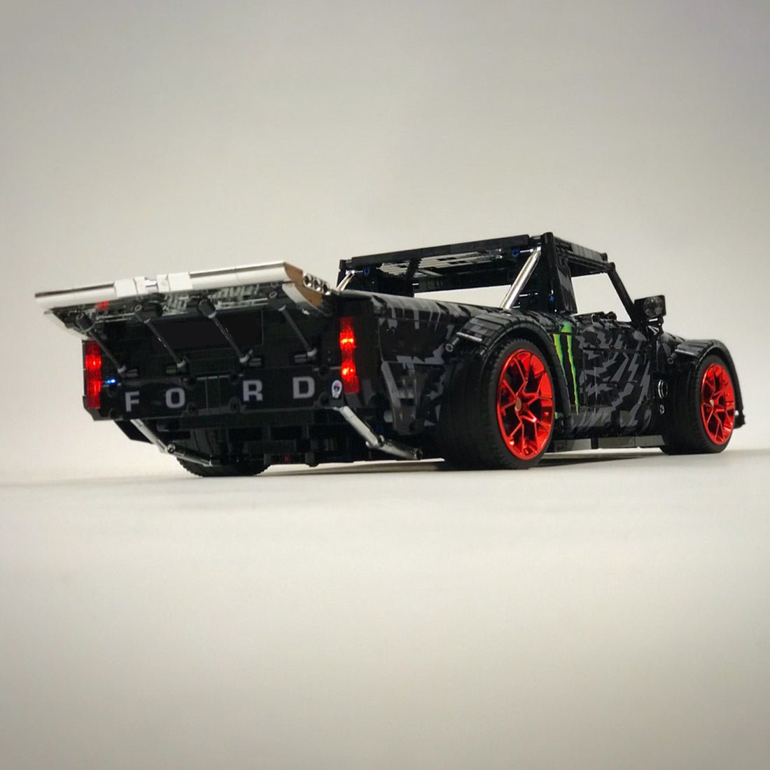 MOC - 34316 Ford F - 150 Hoonitruck - Dynamic - LesDiy -