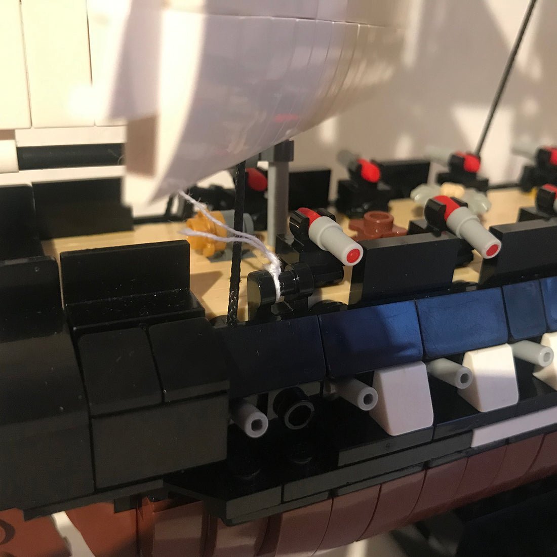 MOC - 40456 1/200 USS Constitution Ship Model - LesDiy -