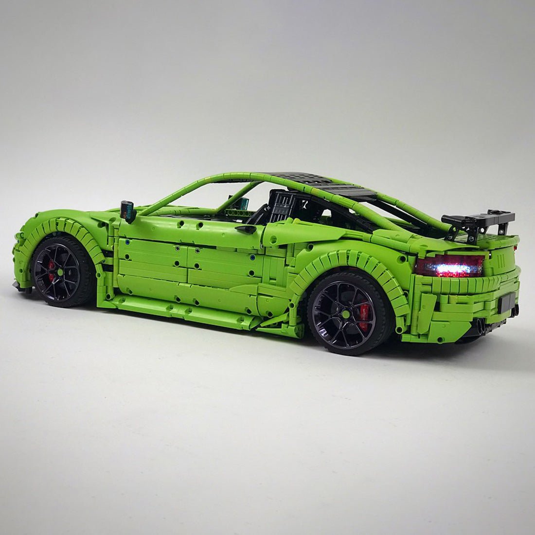 MOC - 60193 Mercedes Benz C63 AMG - Dynamic - LesDiy