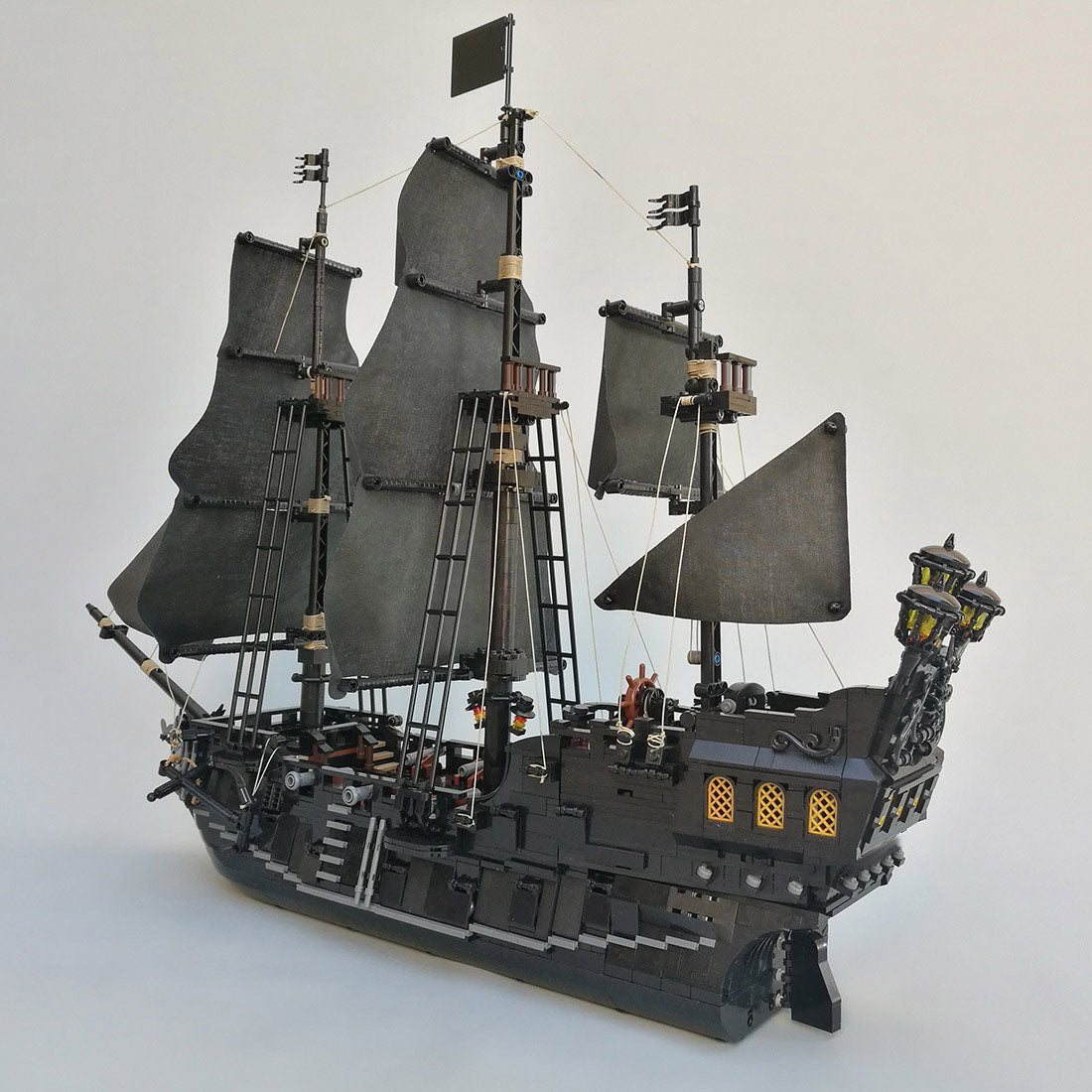 The Black Pearl Medieval Pirate Ship Building Blocks (No sail) - LesDiy -