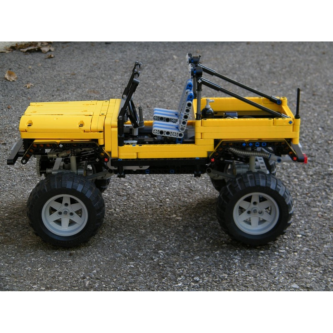 MOC-0001 RC 4WD Trial Off-Road Vehicle Building Blocks