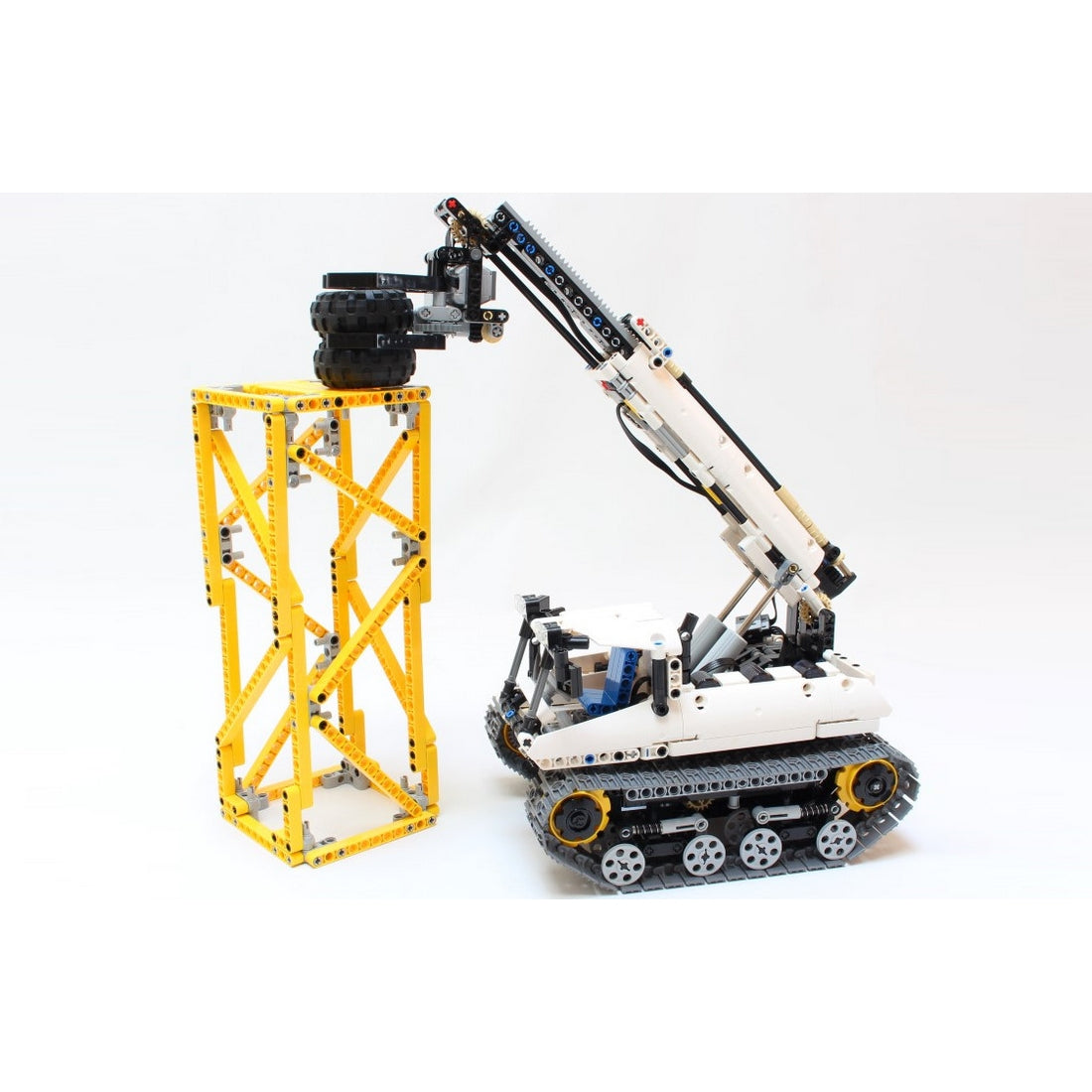 MOC-4704 RC Crawler Material Handler Building Blocks