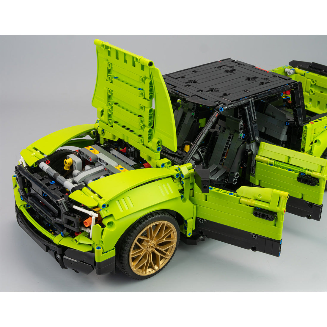 MOC-78624 Ford F-150 1:8 Scale Low-Rider Custom Pickup Truck Building Blocks