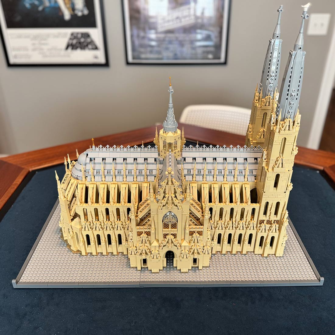 MOC-241011 Gothic Cathedral Building Blocks