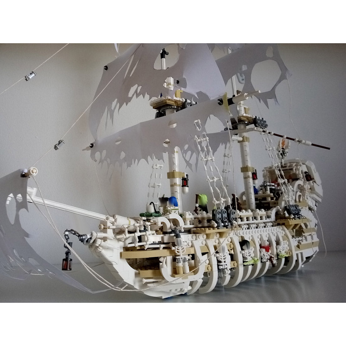 MOC-110420 The Terrifying Charon's Chest Pirate Ship Building Blocks