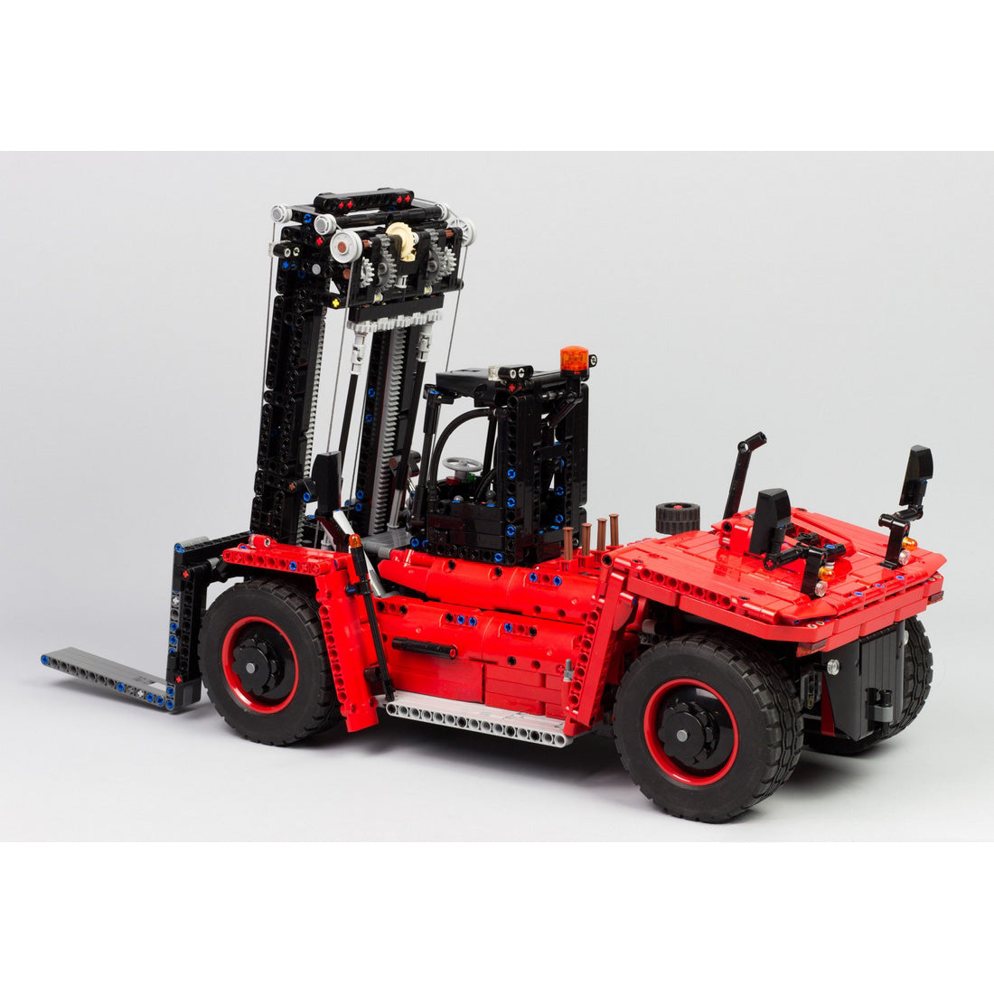 MOC-27807 Model D Heavy-Duty Forklift Building Blocks