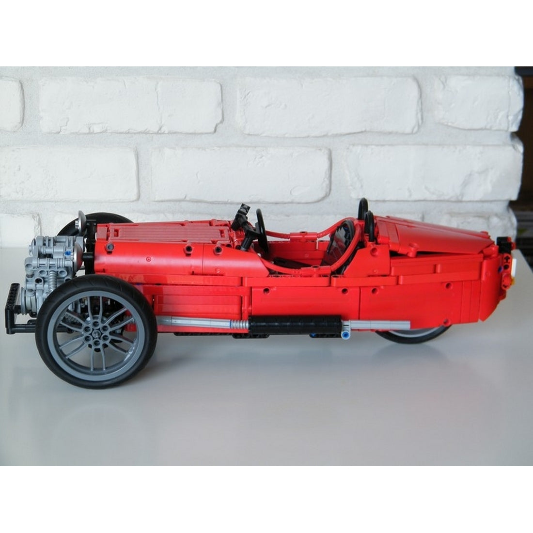 MOC-0035 Morgan Three Wheeler 1:10 Scale Vintage Sports Car Building Blocks