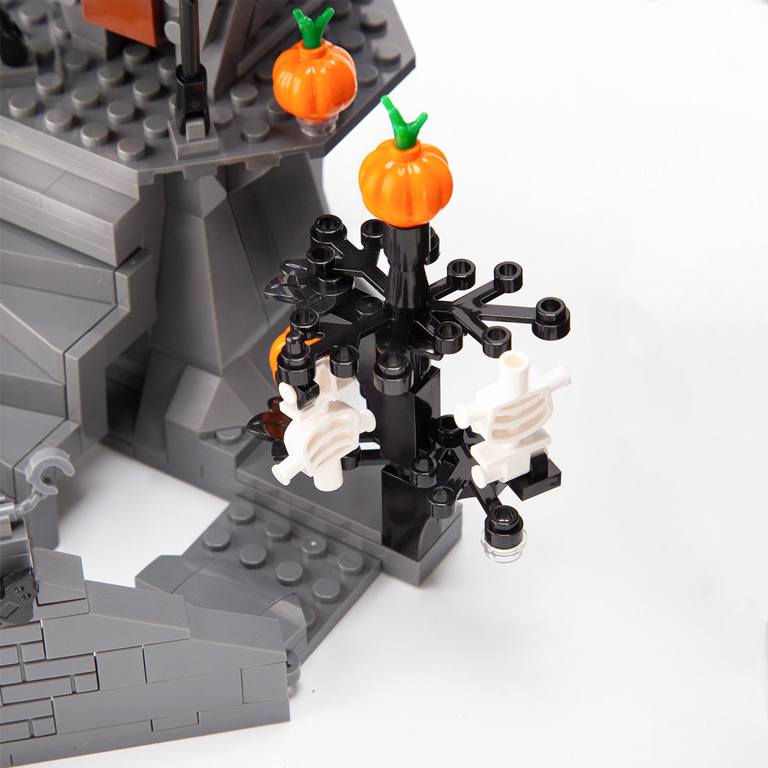 Halloween - Themed Dark Horror Cabin Building Blocks
