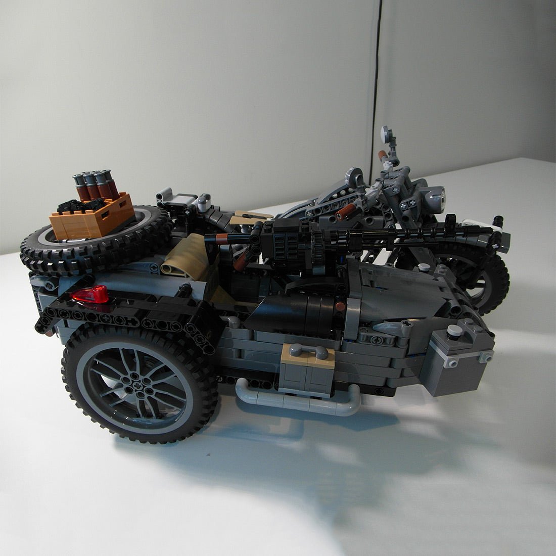 MOC - 131315 BMW R75 Sidecar combination - LesDiy - 