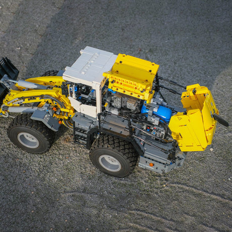 MOC - 144746 Liebherr L580 XPower: The Ultimate Lego Loader Building Blocks - LesDiy - 