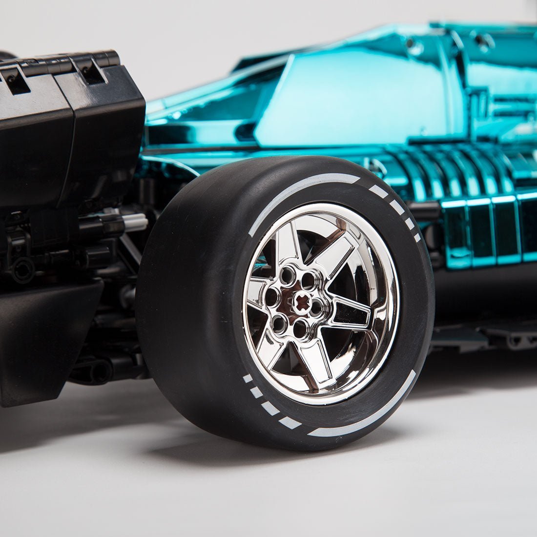 MOC - 158977 AMR23 Electric Plating Exterior Track Racing Car - LesDiy - 