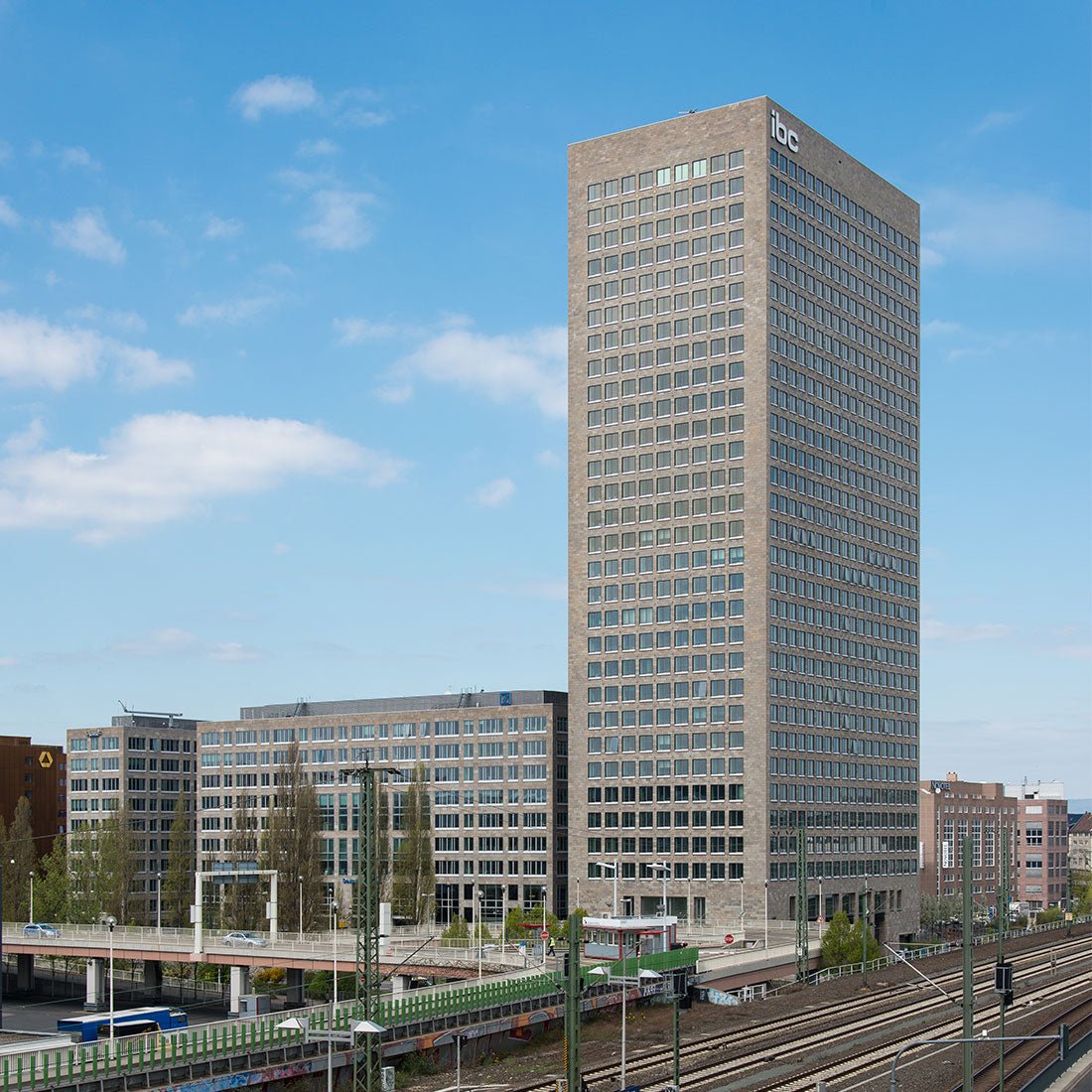 MOC - 161812 IBC, Frankfurt, Germany - LesDiy