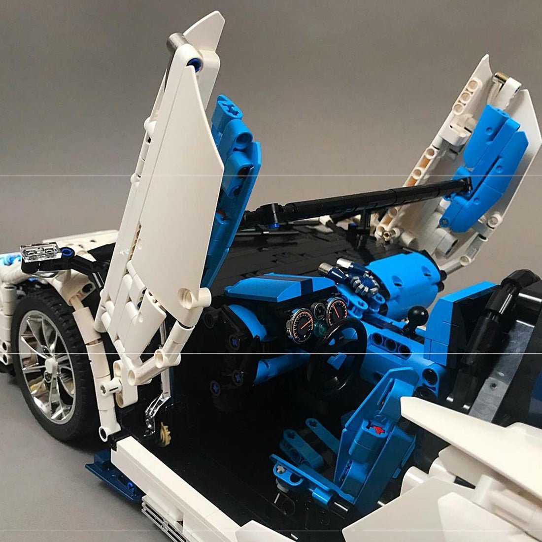 MOC-17698 Lamborghini Aventador SVJ Roadster - Dynamic | LesDiy