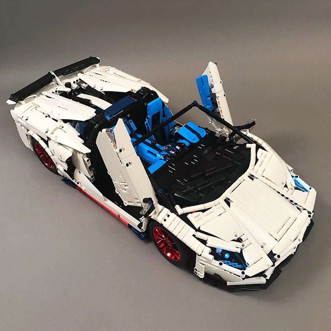 MOC-17698 Lamborghini Aventador SVJ Roadster - Dynamic | LesDiy