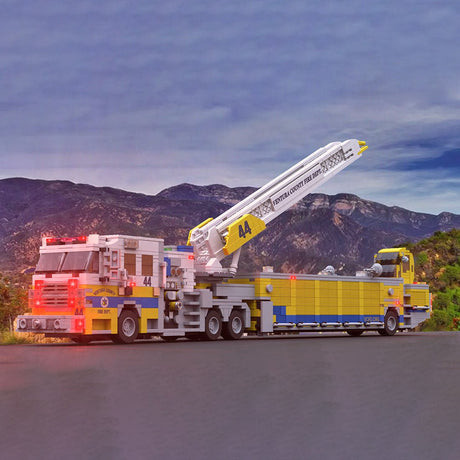 MOC - 245254 2017 Rosenbauer Commander Tiller Ladder Firetruck Ventura County Building Blocks - LesDiy - 