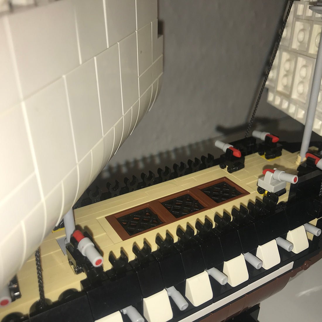MOC - 40456 1/200 USS Constitution Ship Model - LesDiy - 