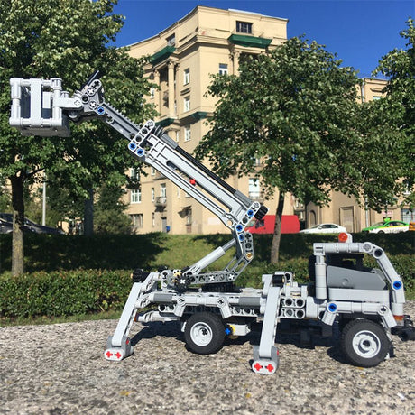 MOC - 51575 Cherry Picker Truck - LesDiy - 