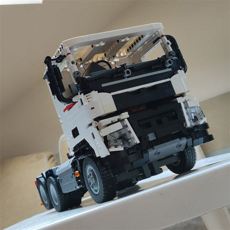 MOC - 77580 Volvo FMX 6×4 Truck Tractor - LesDiy