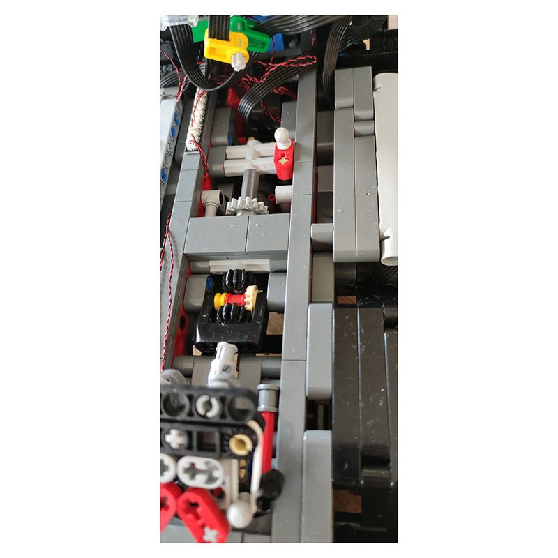 MOC - 77580 Volvo FMX 6×4 Truck Tractor - LesDiy