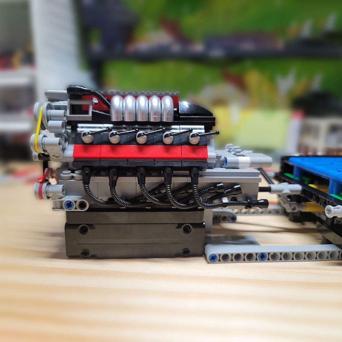 V10 Engine with Gearbox Single Overhead Camshaft (SOHC) Air - Cooled Engine - LesDiy - 